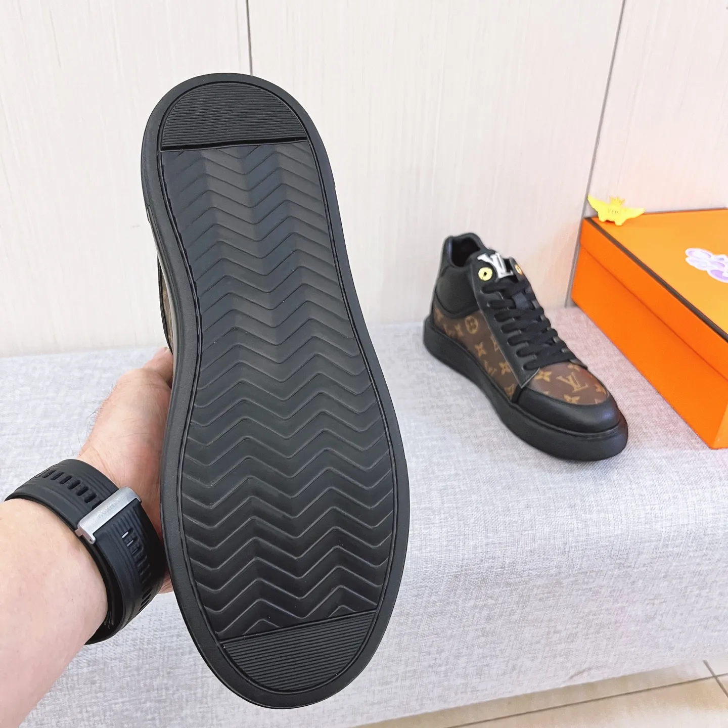 Men's Men's Shoes Men's Shoes 💰 460 Men's Men's Shoes 💰 [ LV ] 🔥 Louis Vuitton Men's high-end brand official website 1:1 latest masterpiece: the upper is made of Italian imported first-layer cowhide with a comfortable and breathable lining ➕ Made of the original non-slip and wear-resistant outsole 🔥, making walking more convenient and comfortable! An exclusive new model, a stunning work, a beautiful 1:1 replica [color] compared to the official quality! Create a fashionable personality to set off your uniqueness! A must-have for trendy men! Classic 🔥Size: 38-44 Color: 🔥 2⃣️colors available🔥.